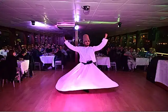 Teknede İftar