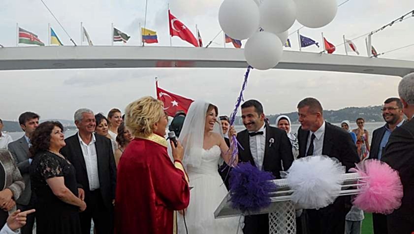 Boğazda Teknede Düğün